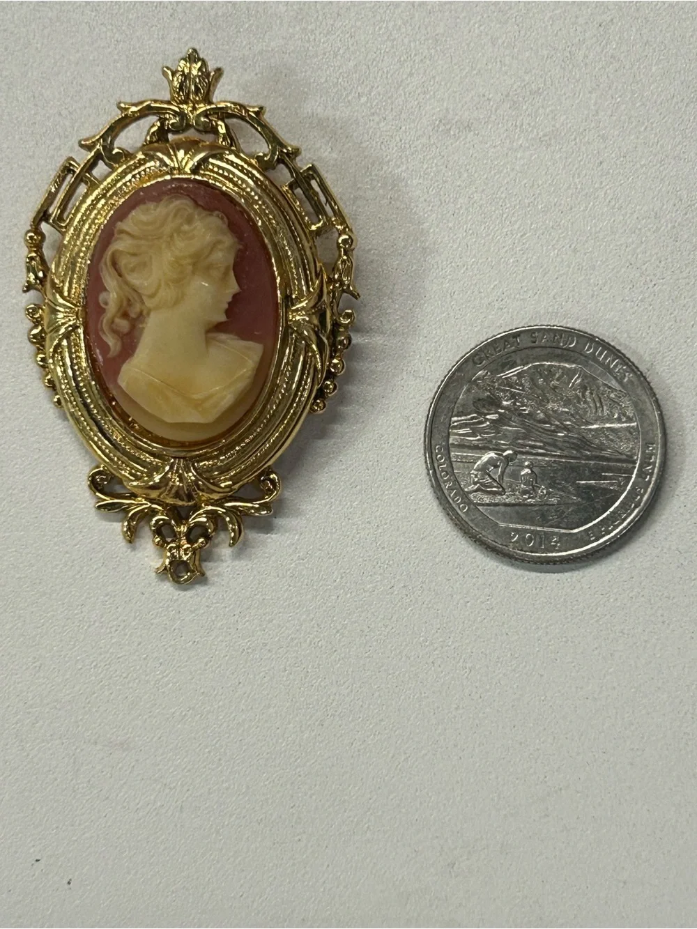 Arthur Pepper ART cameo brooch vintage